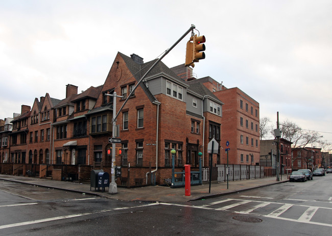 386 Lafayette Ave in Brooklyn, NY - Building Photo - Building Photo