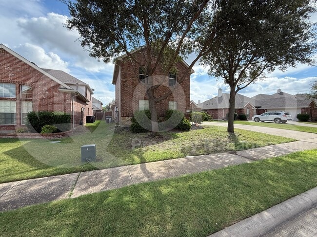 property at 1618 Nestledown Dr