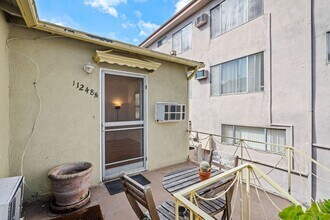 11248 La Maida St in Los Angeles, CA - Building Photo - Building Photo
