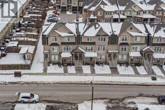 5038 Serena Dr in Beamsville, ON - Building Photo - Building Photo