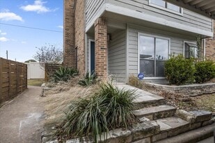 2018 W Rundberg Ln, Unit 611 in Austin, TX - Building Photo