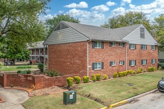 Brookwood Apartments in Tulsa, OK - Building Photo - Building Photo