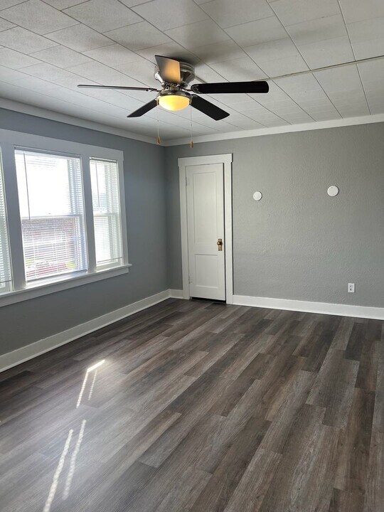 408 W Walnut St in Salina, KS - Building Photo