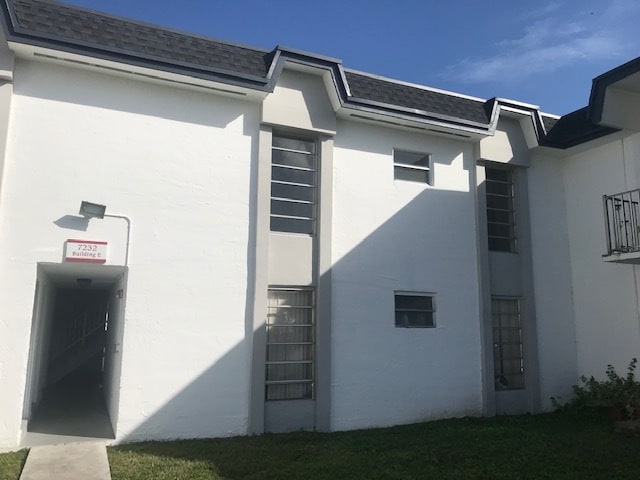 7232 94th SW Pl, Unit E6 in Miami, FL - Building Photo - Building Photo