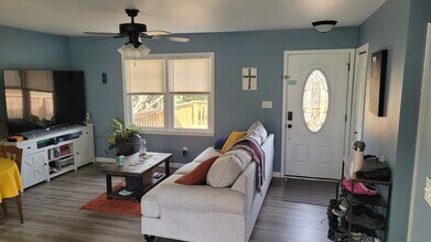 400 N Third Ave in La Grange, KY - Foto de edificio - Building Photo