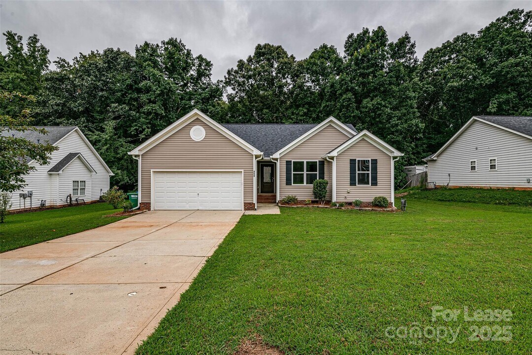 4624 Waterbell Ln in Waxhaw, NC - Building Photo