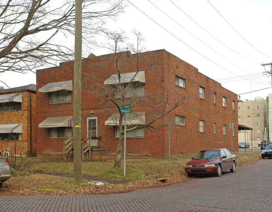 1346 15th St in Huntington, WV - Foto de edificio