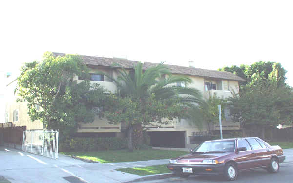 3719 Kelton Ave in Los Angeles, CA - Building Photo - Building Photo