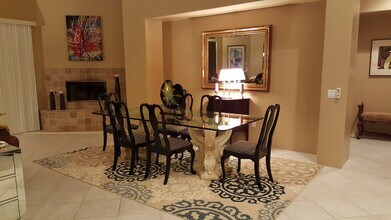 74075 Alpine Ln in Palm Desert, CA - Foto de edificio - Building Photo