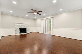 1386 Heritage Glen Dr in Marietta, GA - Foto de edificio - Building Photo