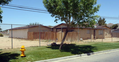 15365 Wanaque Rd in Apple Valley, CA - Building Photo - Building Photo