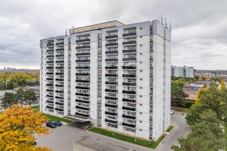 2600 Jane St in Toronto, ON - Building Photo - Primary Photo