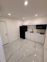 10424 SW 7th St in Miami, FL - Building Photo - Building Photo