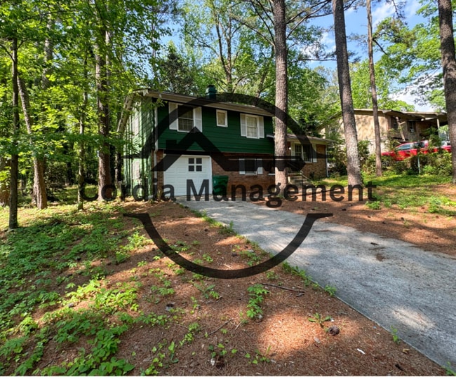 4460 Malibu Dr in Decatur, GA - Building Photo - Building Photo