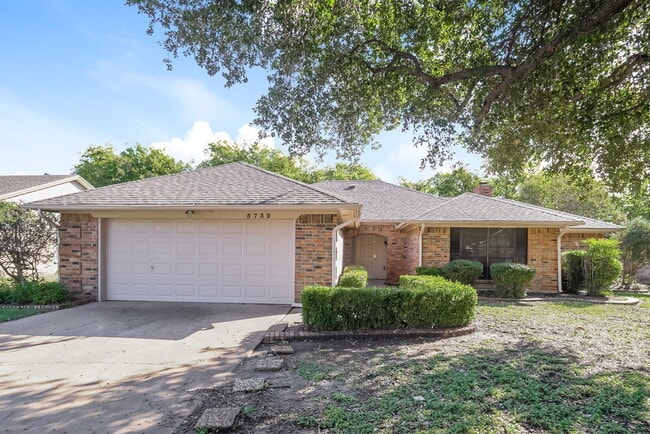 property at 5732 Bermuda Dr