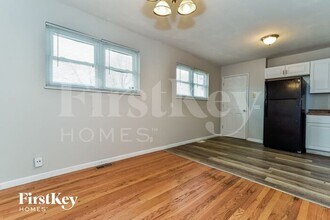 370 Falcon Dr in Florissant, MO - Building Photo - Building Photo