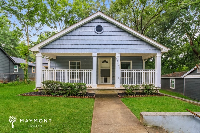 property at 1147 Hillcrest Dr SE