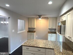20180 Hardwood Terrace in Ashburn, VA - Building Photo - Building Photo
