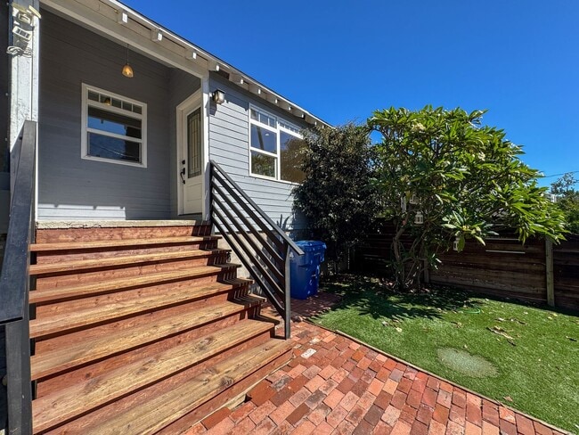 1559 W Court St in Los Angeles, CA - Building Photo - Building Photo