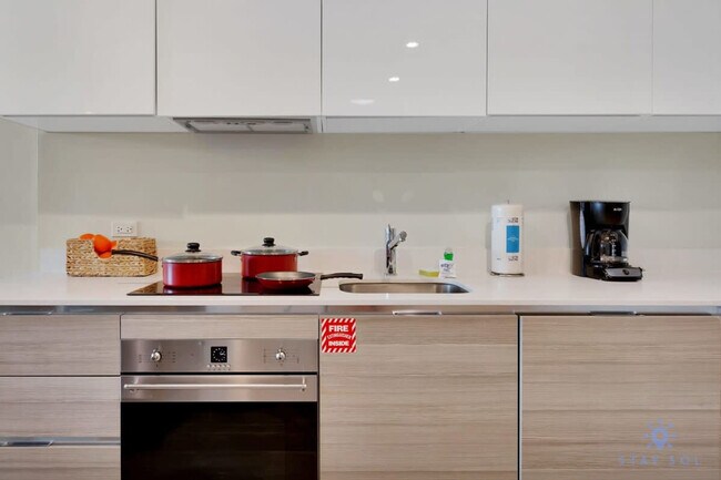 777 N Ocean Dr in Hollywood, FL - Building Photo - Building Photo