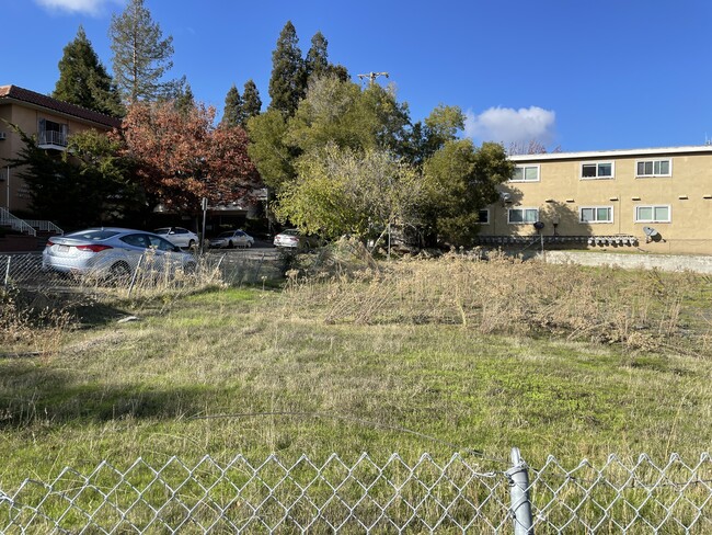 Saranap Village Apartments in Walnut Creek, CA - Foto de edificio - Building Photo