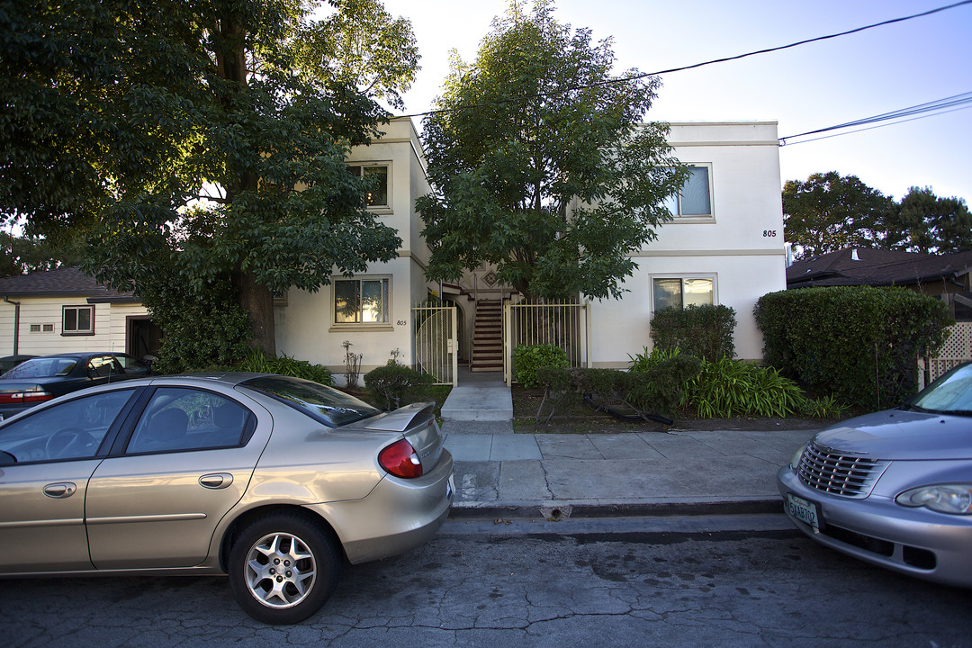 805 4th Ave in San Bruno, CA - Building Photo