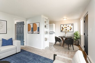 Knight Apartments and Sunlight Townhomes in Greeley, CO - Building Photo - Building Photo