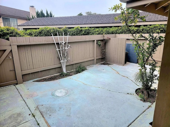 243 Moreton Bay Ln