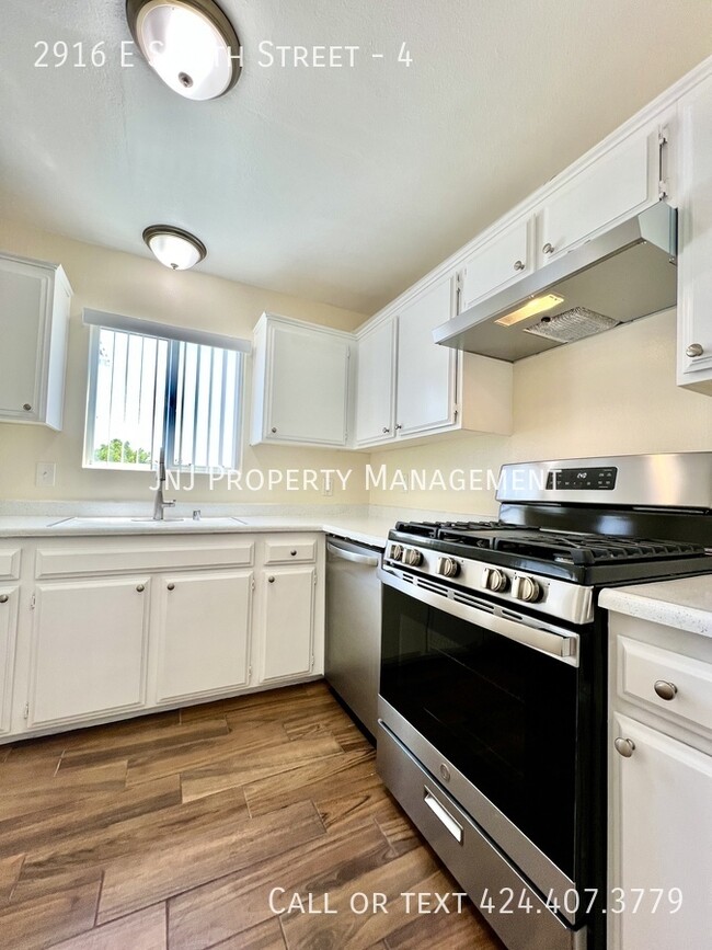 2916 E South St in Long Beach, CA - Building Photo - Building Photo