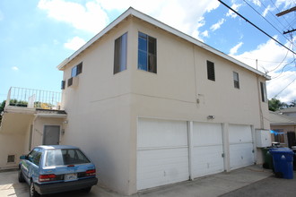 14710 Burbank Boulevard Apartments in Van Nuys, CA - Building Photo - Building Photo