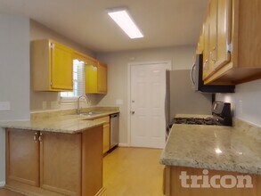 712 Paige Ct in Columbia, TN - Foto de edificio - Building Photo