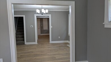 1916 E 55th St in Kansas City, MO - Building Photo - Building Photo