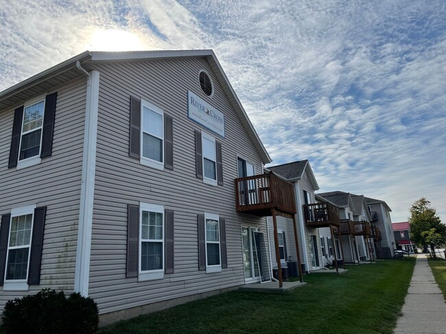 River Cross in Lafayette, IN - Foto de edificio - Building Photo