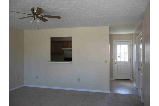 Madison Square Duplexes in Madison, GA - Building Photo - Interior Photo