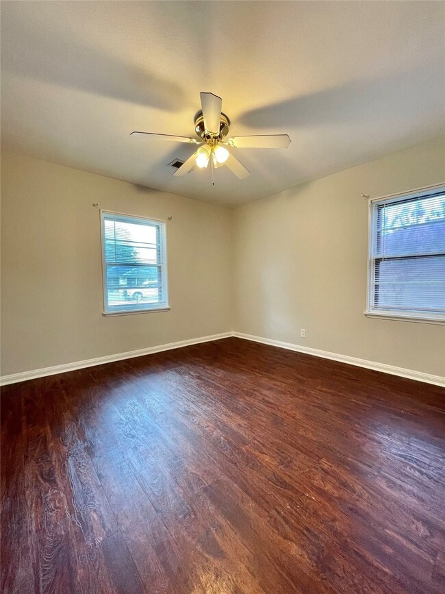 property at 1112 Southampton Dr