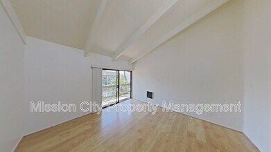 29 Dearborn Pl in Goleta, CA - Building Photo - Building Photo