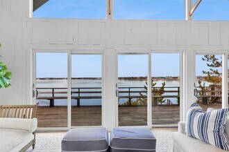 298 Dune Rd in Westhampton Beach, NY - Building Photo - Building Photo