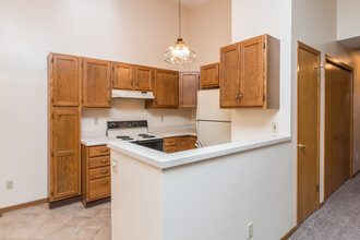 2201 N Kimball St, Unit 6 in Mitchell, SD - Foto de edificio - Building Photo