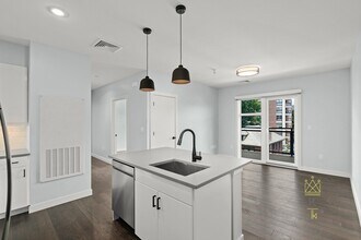 54 Auburn St in Brookline, MA - Foto de edificio - Building Photo