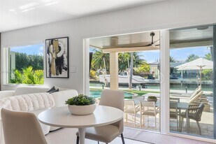 7810 Hawthorne Ave in Miami Beach, FL - Building Photo
