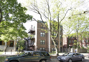 625-627 W Arlington Pl Apartments