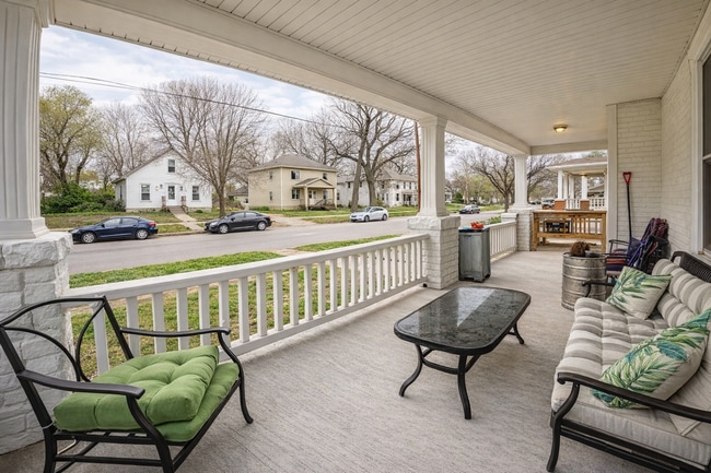 property at 512 N 9th St