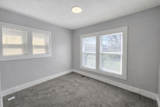 4206 W Market St in Louisville, KY - Building Photo - Building Photo