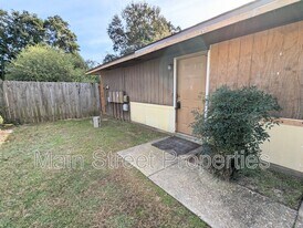 8160 Stonebrook Dr in Pensacola, FL - Building Photo