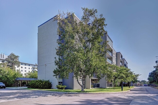 Somerset Place Apartments - Cambridge in Cambridge, ON - Building Photo - Building Photo