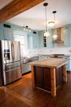 208 9th St NW in Charlottesville, VA - Building Photo - Building Photo