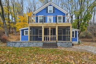 916 E End Rd in Newton, NJ - Building Photo