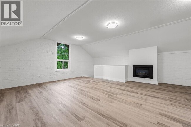 22 Stirton St in Hamilton, ON - Building Photo - Building Photo