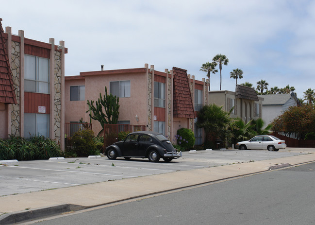 725 Boulevard Ave in Imperial Beach, CA - Building Photo - Building Photo