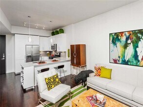 312 Bowie St in Austin, TX - Building Photo - Building Photo